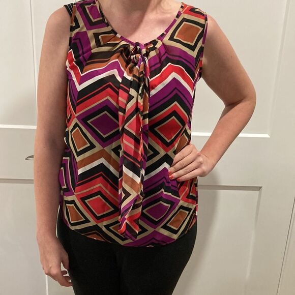 Banana Republic Women’s Sleeveless Front tie Blouse Diamond Print Small - Picture 2 of 4